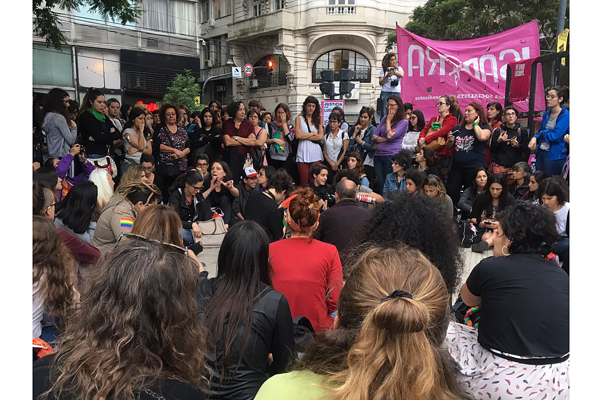 El colectivo Ni Una Menos y penalistas se manifestaron contra la justicia patriarcal
