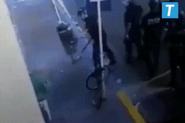 Quedó al borde del juicio oral  uno de los policías que reprimió  a un jubilado en diciembre pasado