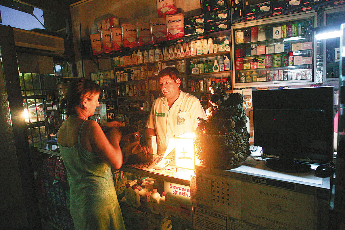 Quedan más de 6.500 hogares sin luz en la ciudad de Buenos Aires y el conurbano