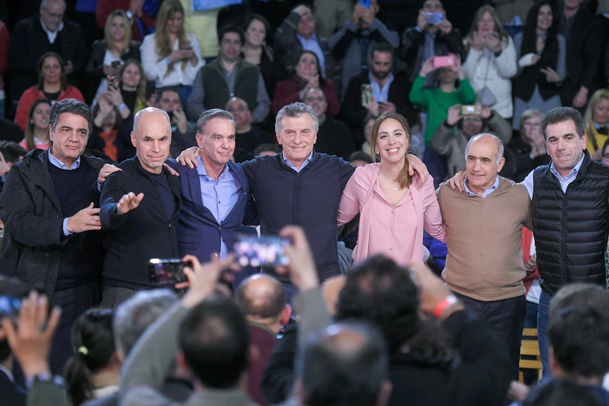 Vidal cerró su campaña pidiendo a los bonaerenses que «no le suelten la mano» a Macri
