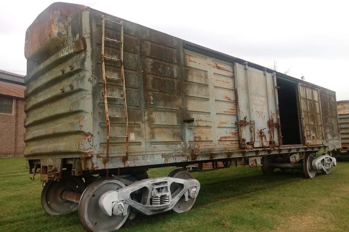 Repararán un centenar de vagones de carga que se encontraban abandonados a orillas de las vías