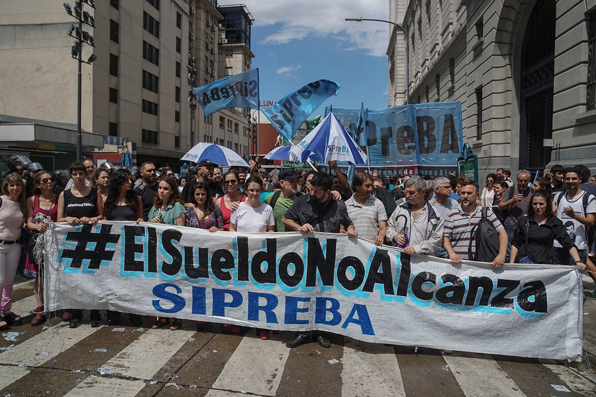 «Apagón de noticias» en las redacciones para reclamar la apertura de paritarias