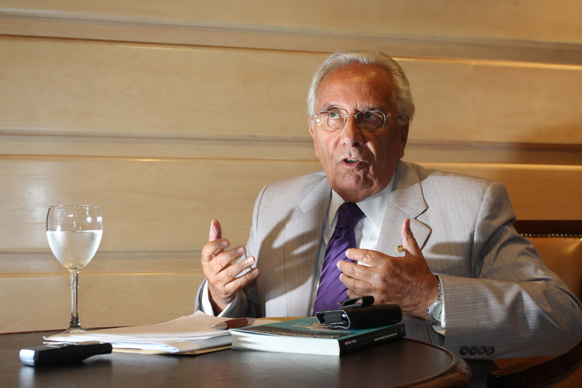 Falleció Héctor Recalde