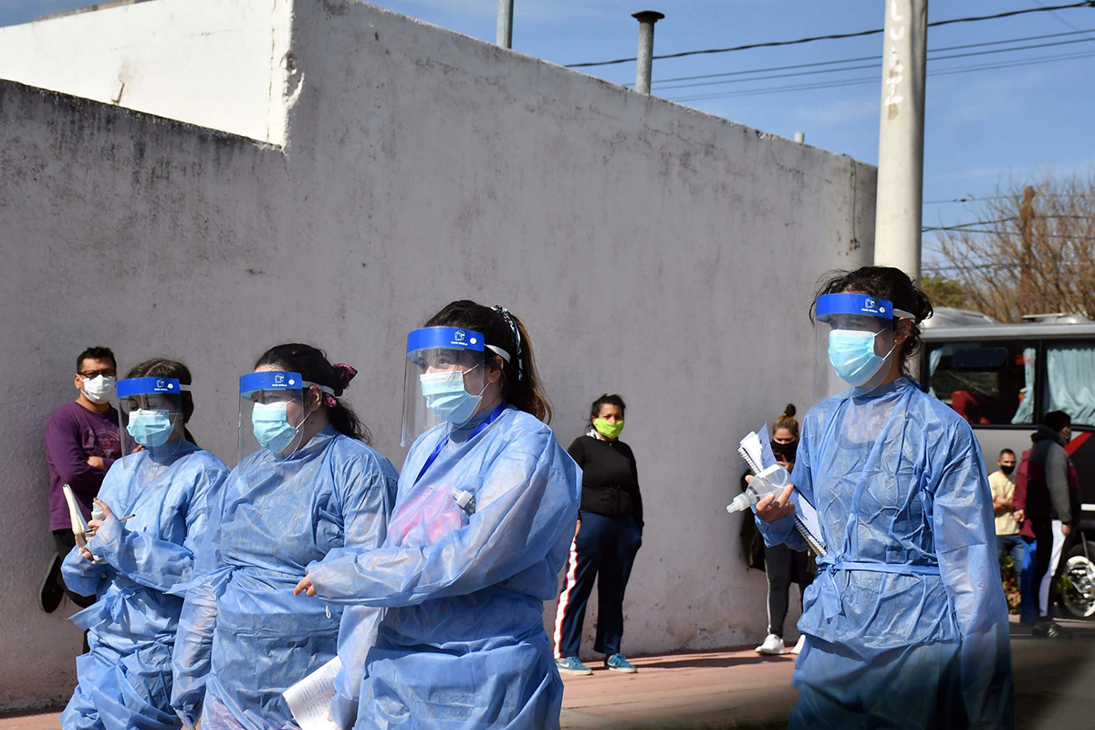 Coronavirus: más de la mitad de los pacientes graves están internados en el interior del país