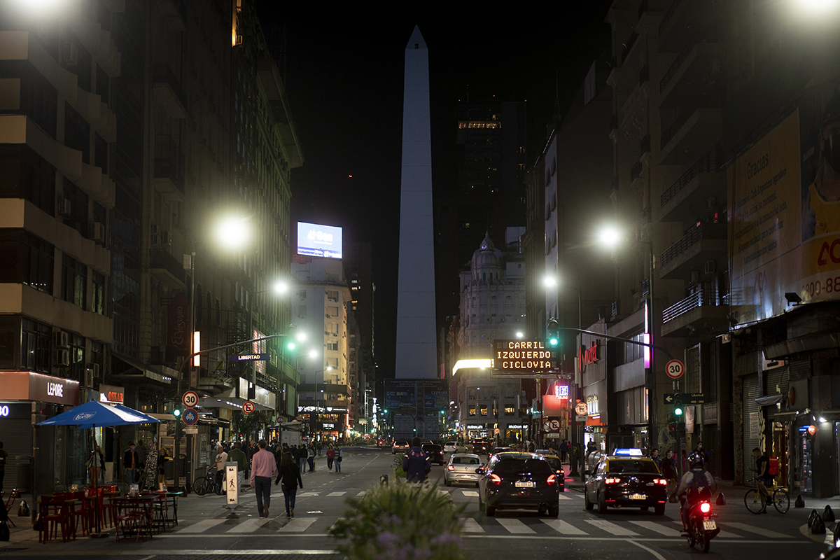 Quirós defendió las medidas para restringir “la nocturnidad y las reuniones sociales”