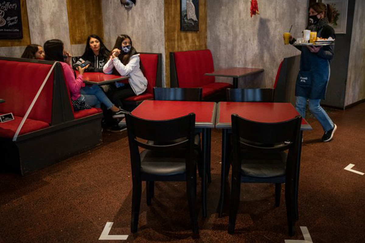 Mendoza dictó restricciones para bares, restaurantes, clubes y templos