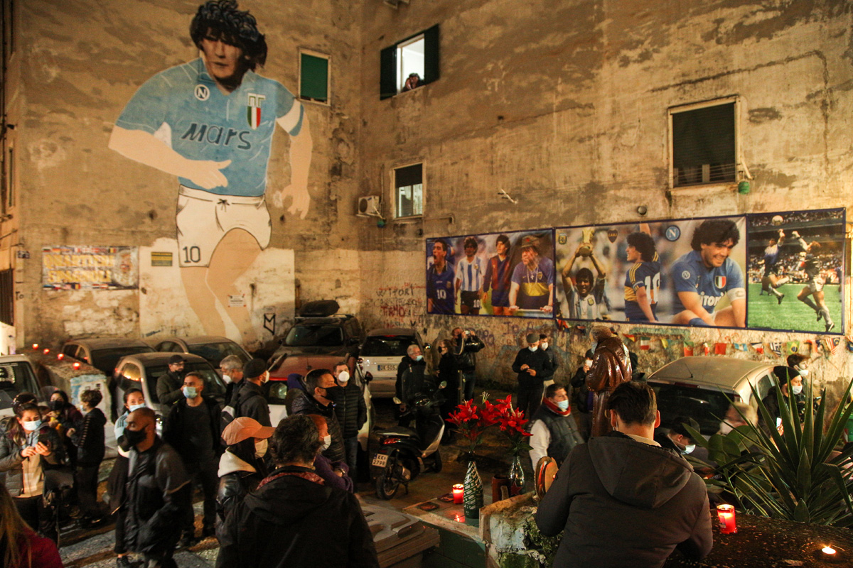 Napoli le cambia el nombre a su histórico estadio: se llamará Diego Armando Maradona