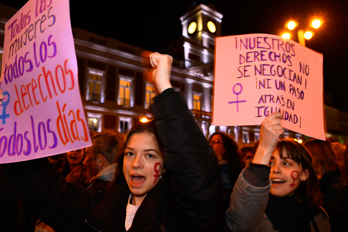 Miles de mujeres marcharon en España contra la ultraderecha