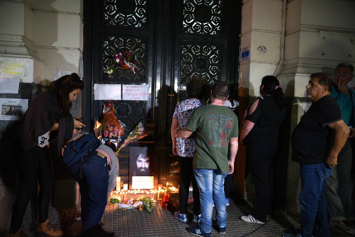 Piden elevar a juicio la causa contra el policía que filtró las fotos del cadáver de Santiago Maldonado