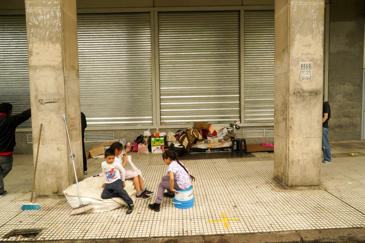 Más de la mitad de los niños es pobre