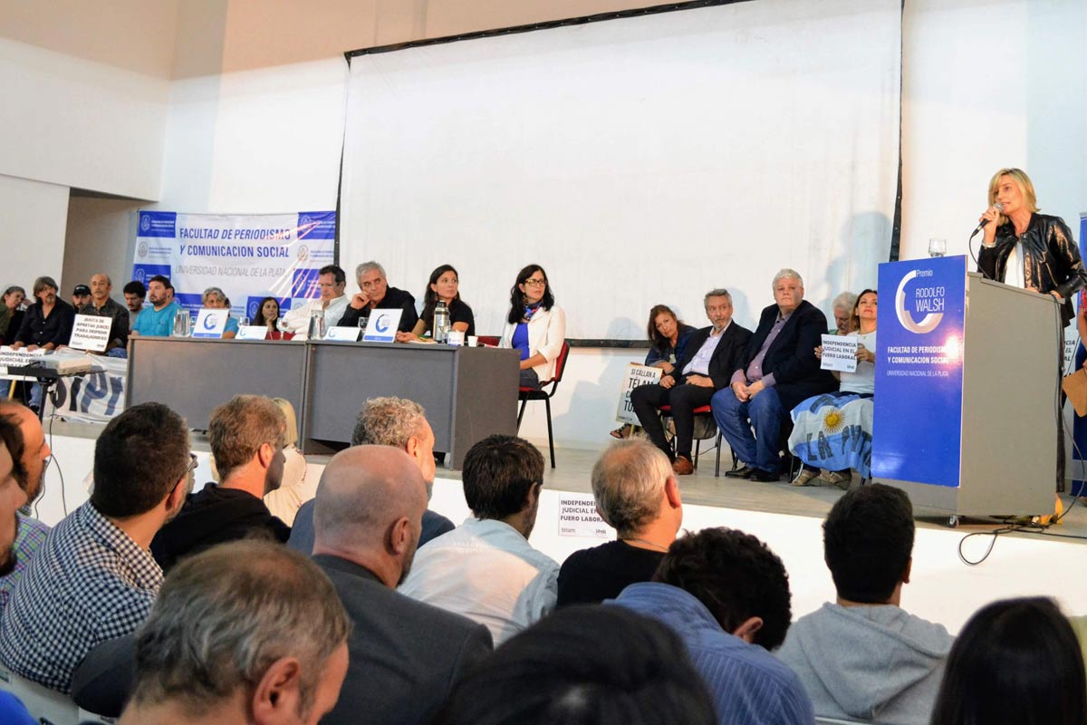 Los trabajadores de Télam y Luis Bruschtein fueron galardonados con el Premio Rodolfo Walsh