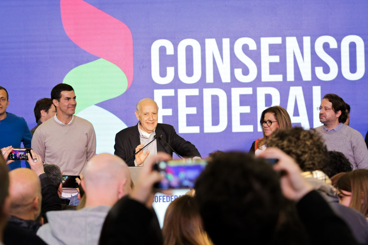 Con un debilitado tercer lugar, Lavagna apuesta al Congreso