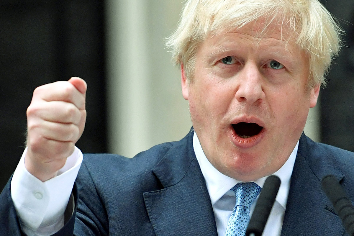 Amigos y enemigos asestaron la peor semana en la vida de Boris Johnson