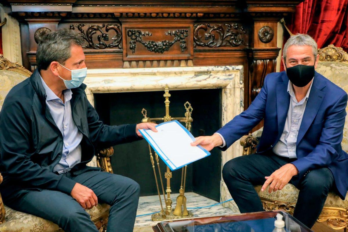 Massa recibió a Ferraresi para analizar una ley que impulsa la terminación de 55 mil viviendas