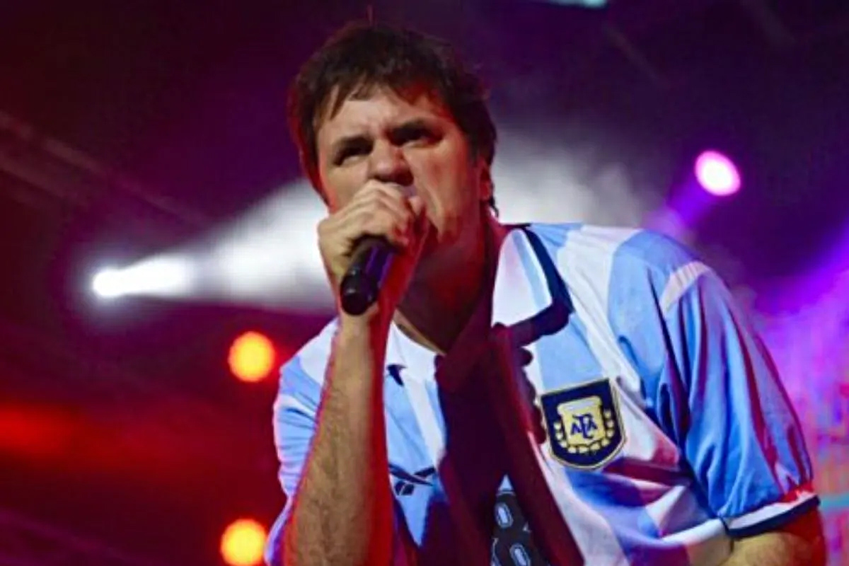 El adiós de Ciro a Maradona: el Himno con la armónica