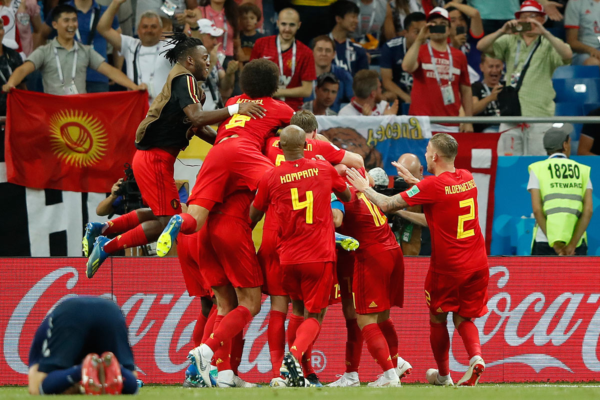 El buen fútbol belga logró el pase a cuartos, con demora y con angustia