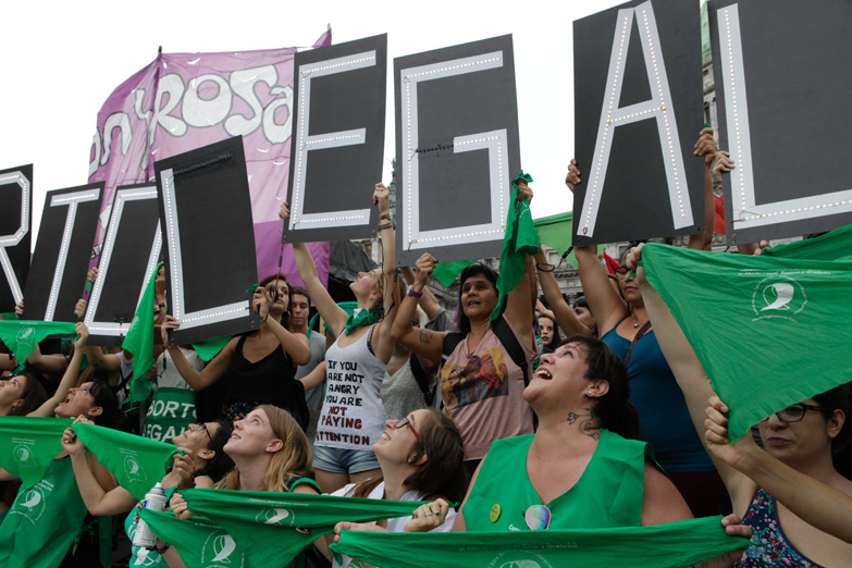 Fernández anunció que enviará una ley que termine con la penalización del aborto