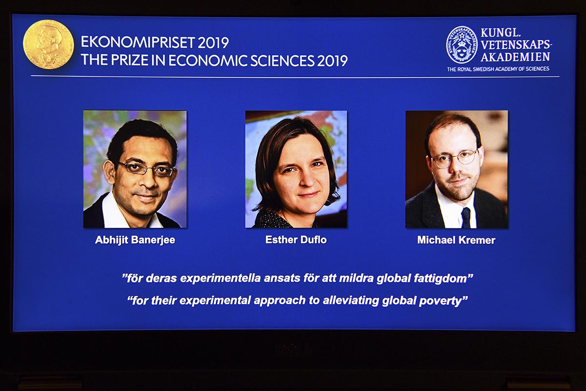 Nobel de Economía a tres estadounidenses por sus trabajos experimentales sobre la pobreza