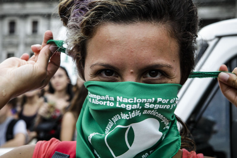 El Senado impide el ingreso de dos periodistas feministas por considerarlas un riesgo de seguridad