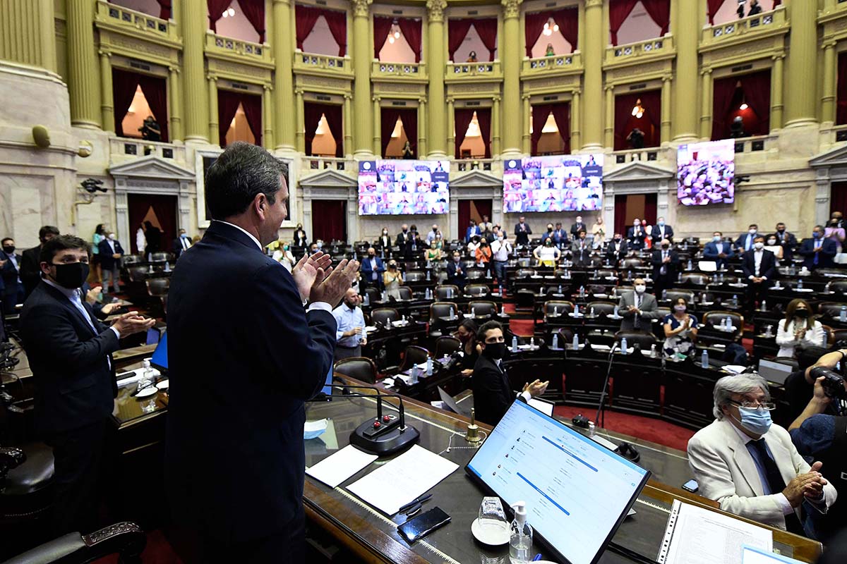 Comenzó en Diputados la sesión para tratar la legalización del aborto y el plan de los 1000 días