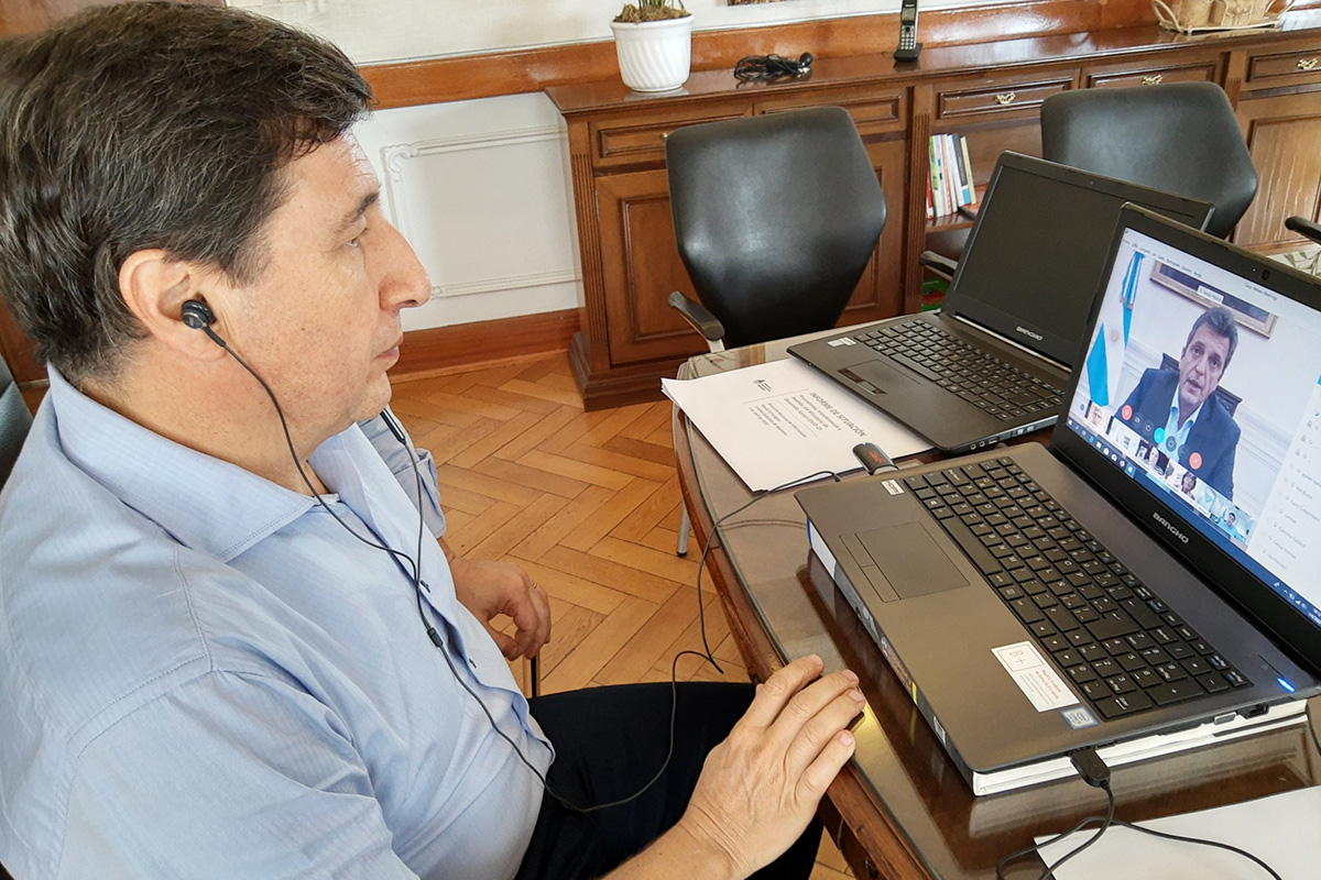 Arroyo: “El trabajo es la mejor política social, pero estamos en pandemia y lo primero es comer”