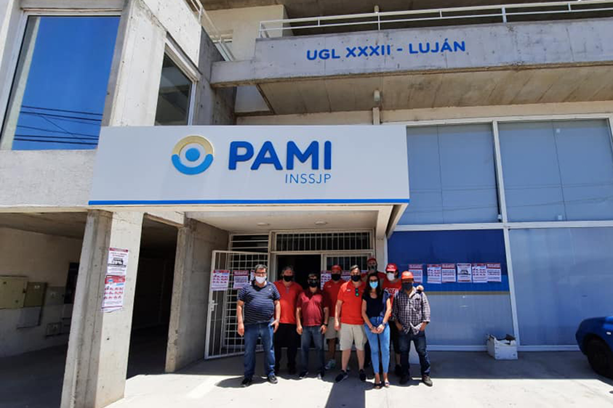 Denuncian “ola de despidos” en filiales del Pami de todo el país