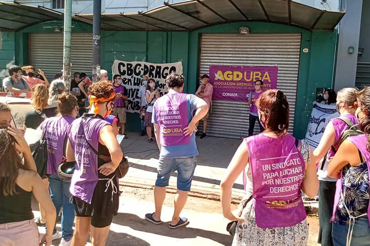 Docentes de la UBA paran contra despidos en el CBC y por el salario