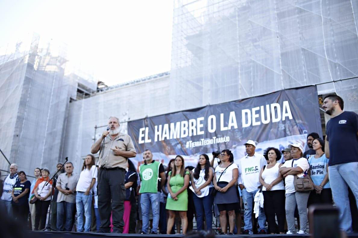 “La fragmentación de los movimientos populares y los sindicatos es lo que le conviene al poder económico”