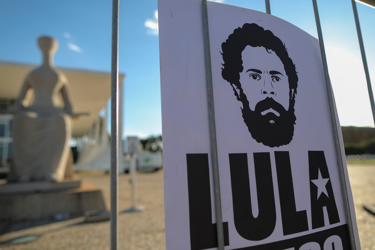 Bolsonaro en guerra: Lula va por la paz