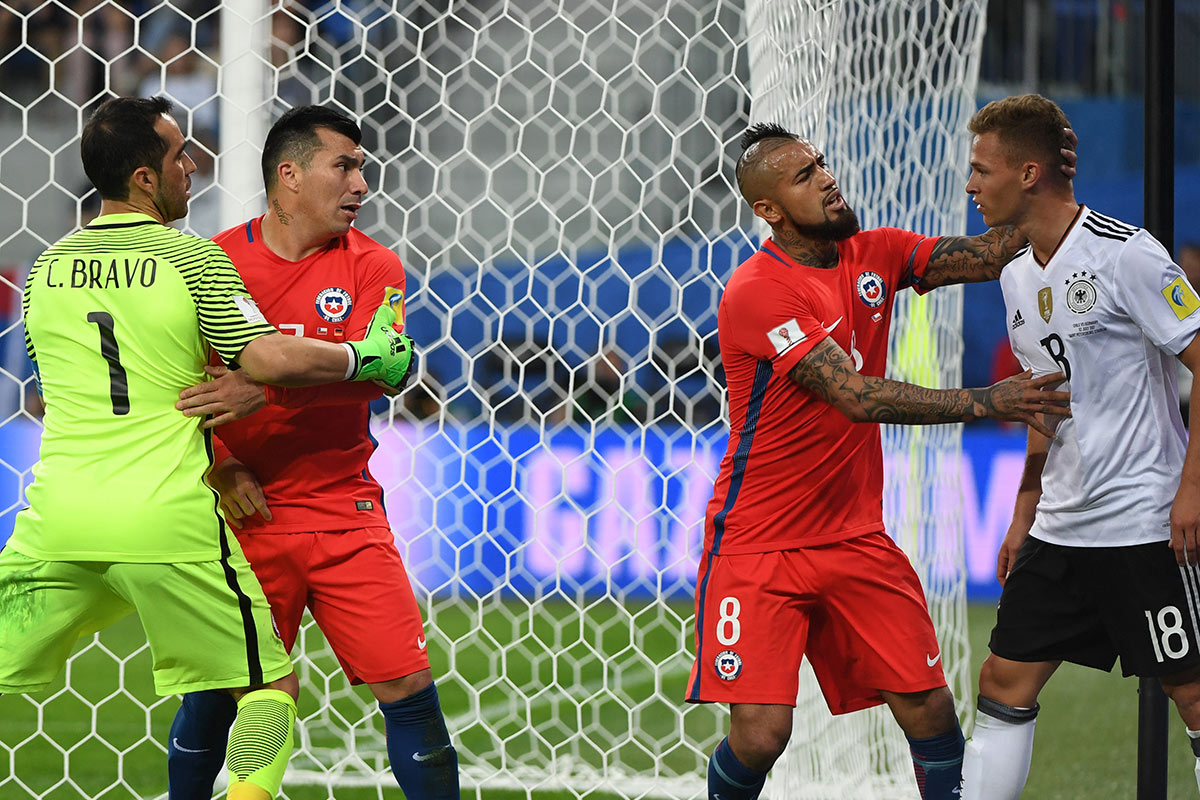 Referentes de la selección de Chile pidieron al gobierno que «escuche al pueblo»