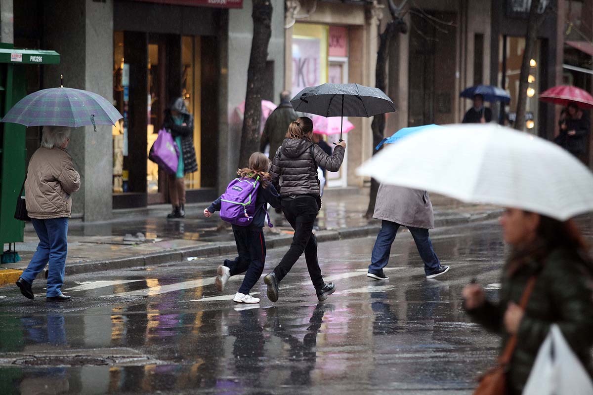 Marcado descenso de temperaturas y lluvias aisladas en el centro del país