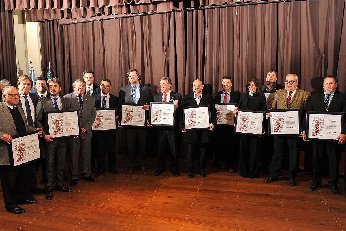 Homenaje a las víctimas de la “Noche de las Corbatas”