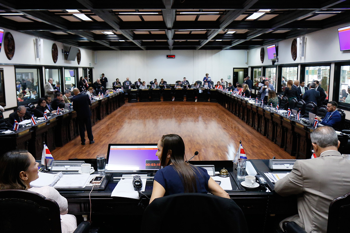 Cuatro de cada diez legisladores de Costa Rica enfrentan causas penales
