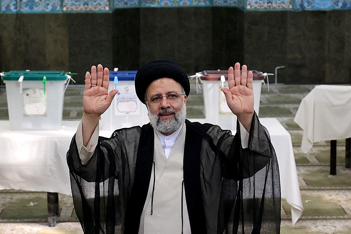 Un ultraconservador aplastó en la elección y será presidente de Irán