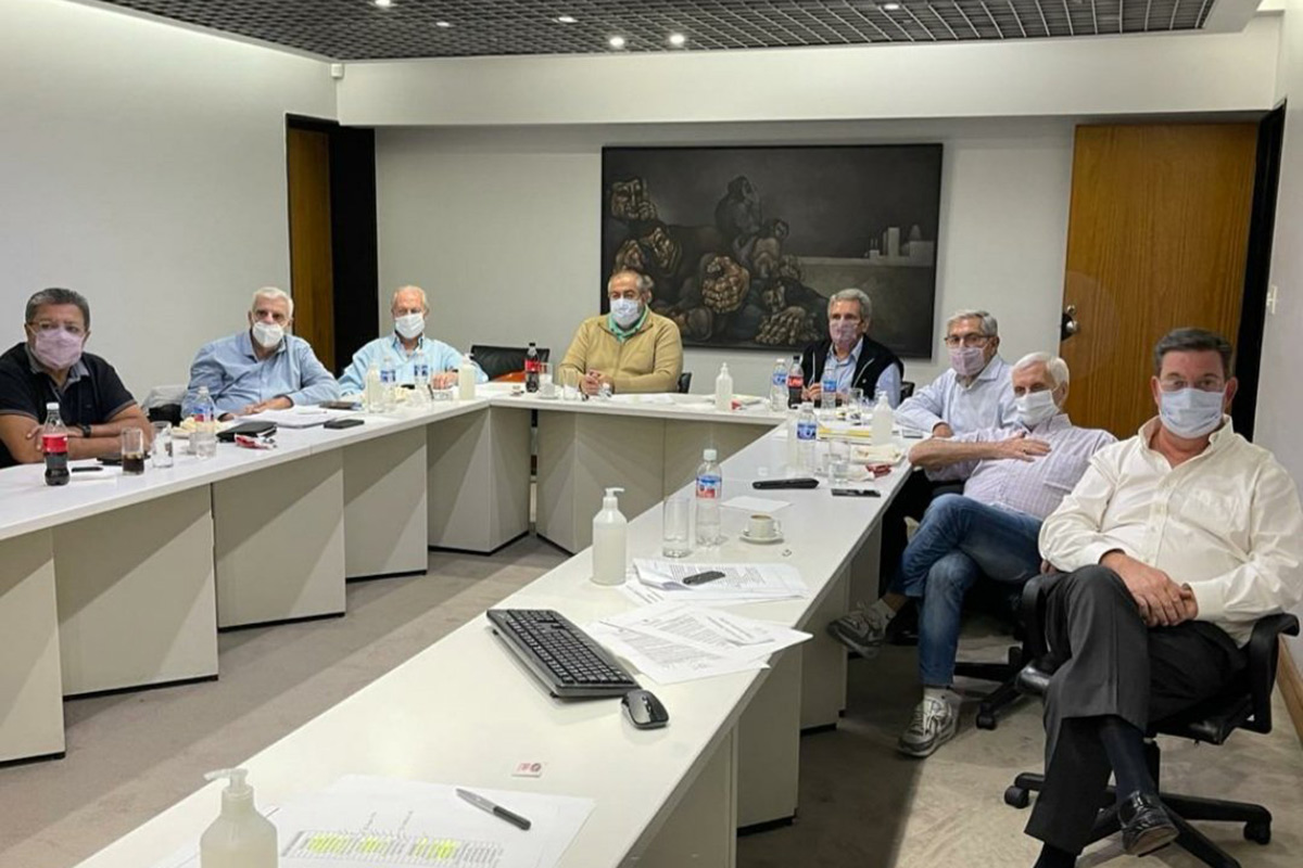 Buscan llevar al 45% la suba del salario mínimo