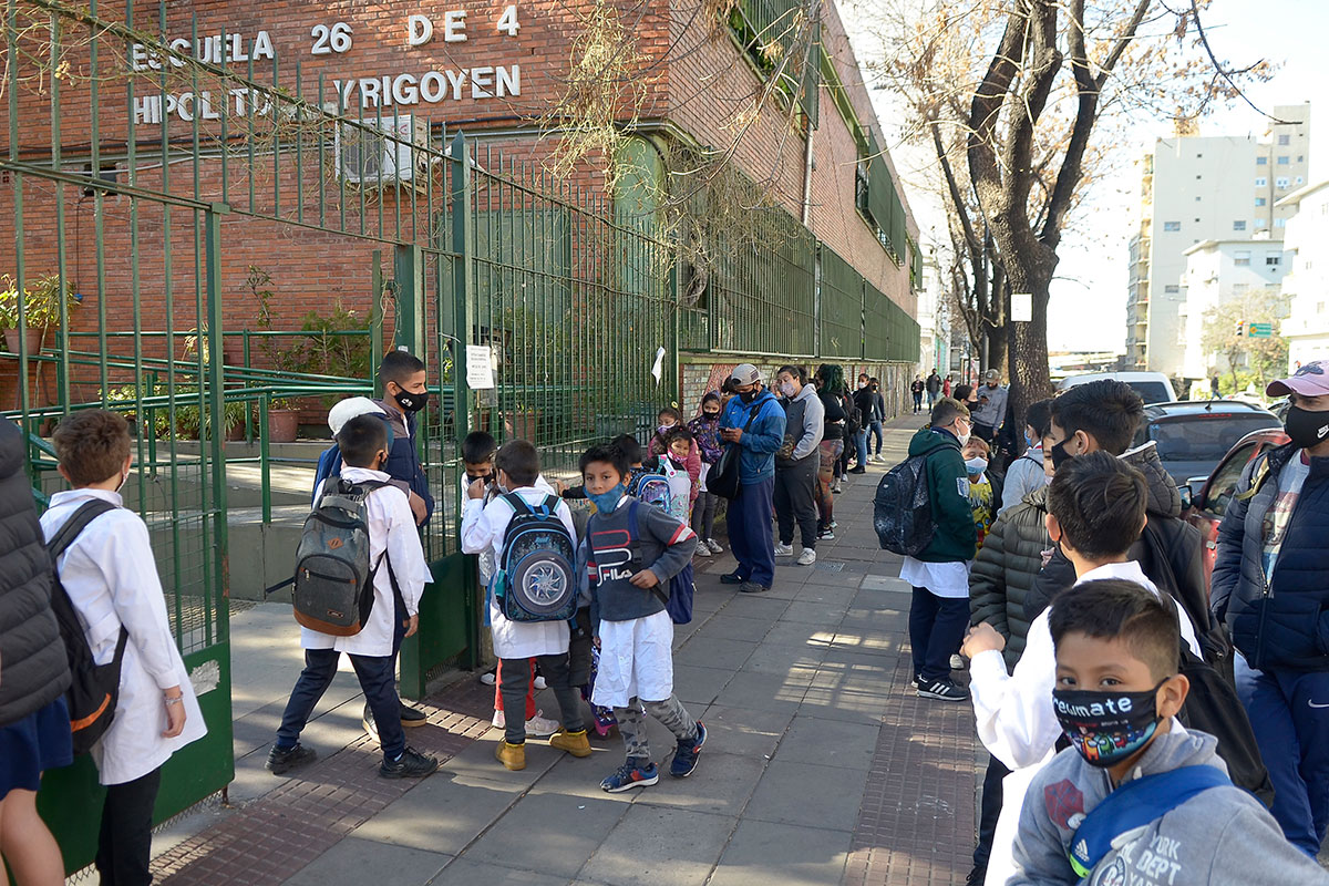 El aislamiento por contacto estrecho dejará de aplicarse en escuelas porteñas