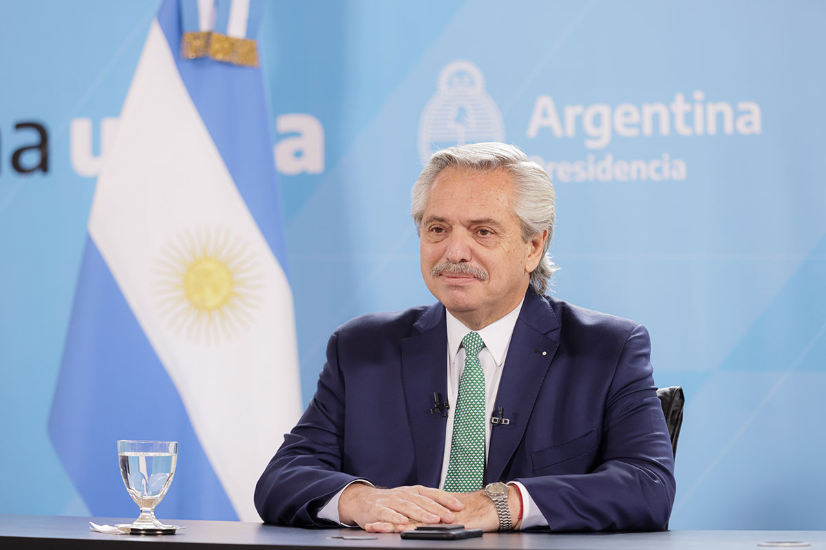 El Presidente lanza Argentina Programa, un subsidio para que 60 mil jóvenes compren computadoras y conexión