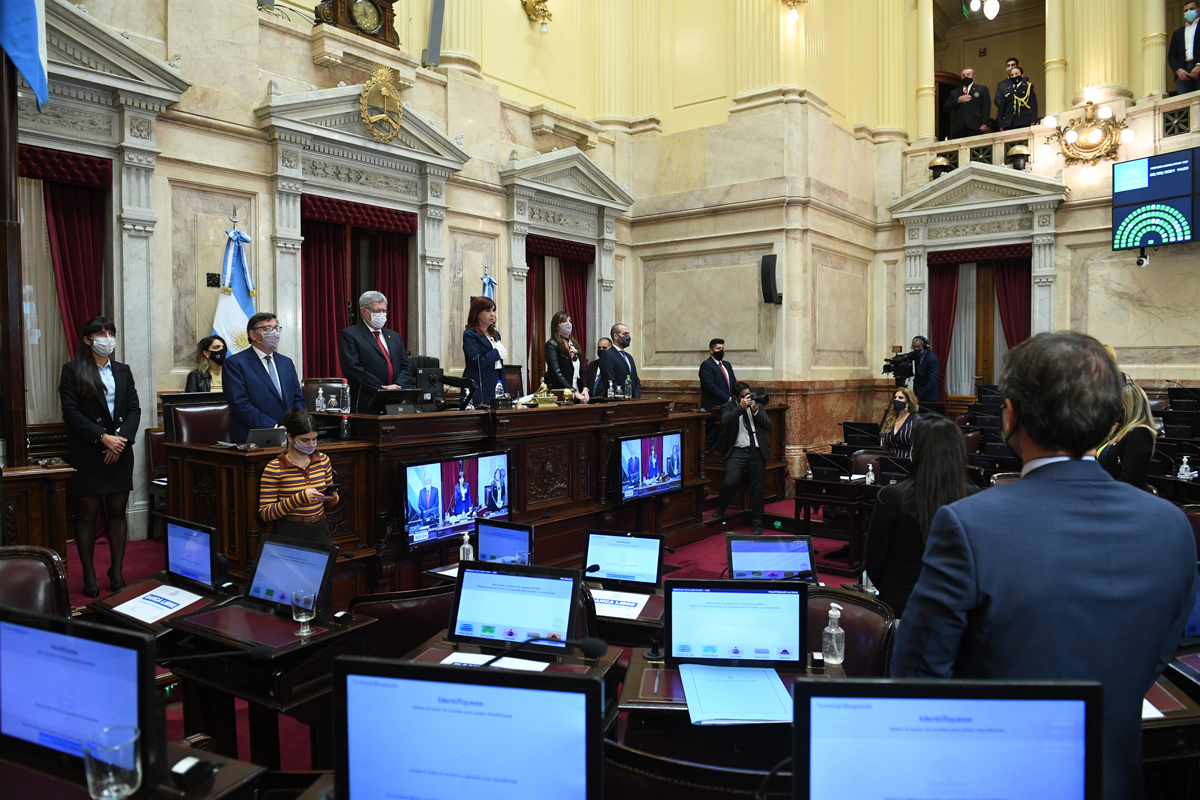 Casi por unanimidad, el Senado votó la modificación del calendario electoral