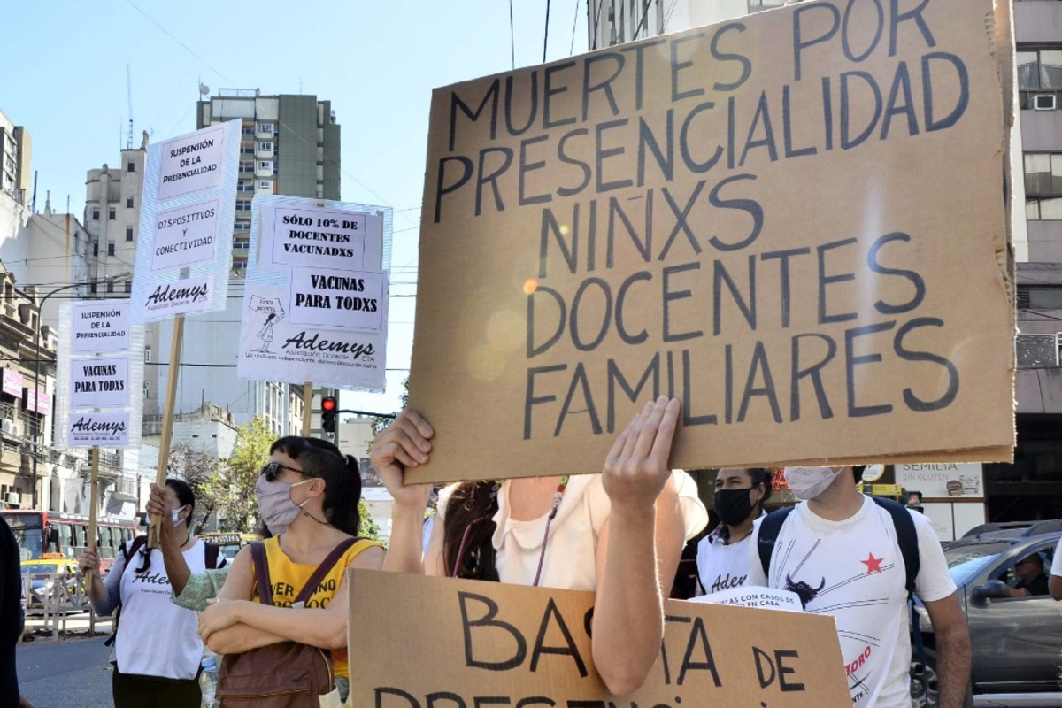 Protesta y paro de los gremios por el regreso de la presencialidad plena en las escuelas primarias porteñas