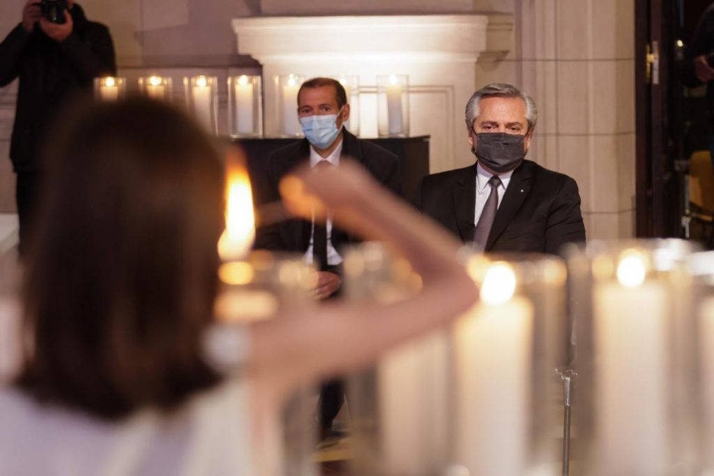 Alberto Fernández y gobernadores rindieron homenaje a las víctimas de la pandemia