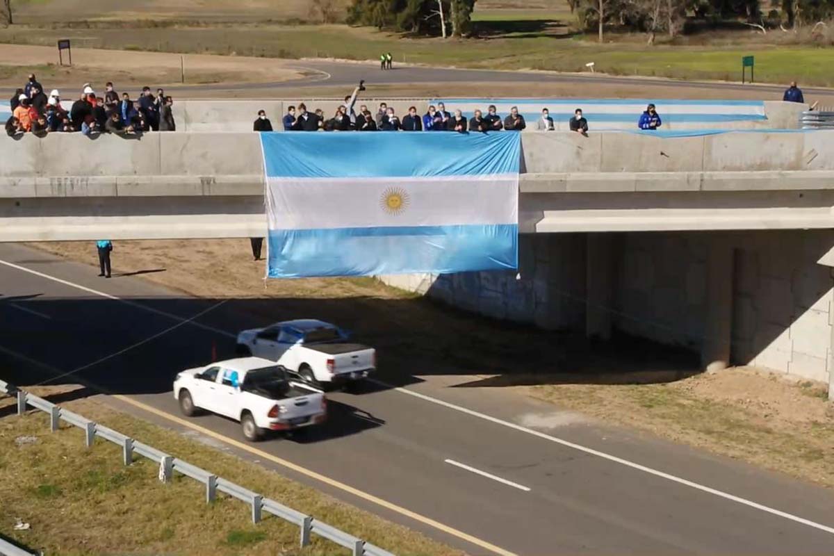 Firmaron los contratos para iniciar las obras en ruta clave de la Provincia