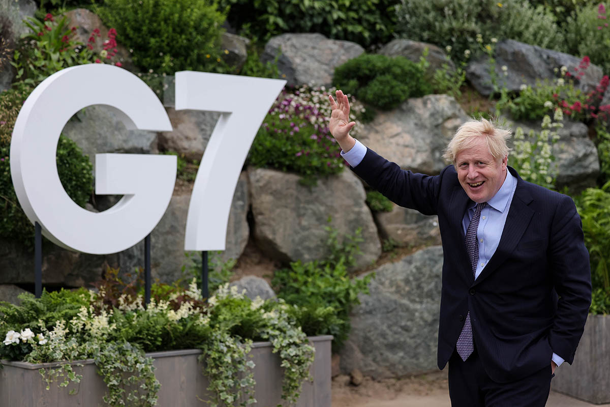 Boris Johnson propone donar mil millones de vacunas contra el covid-19 hasta fin de 2022