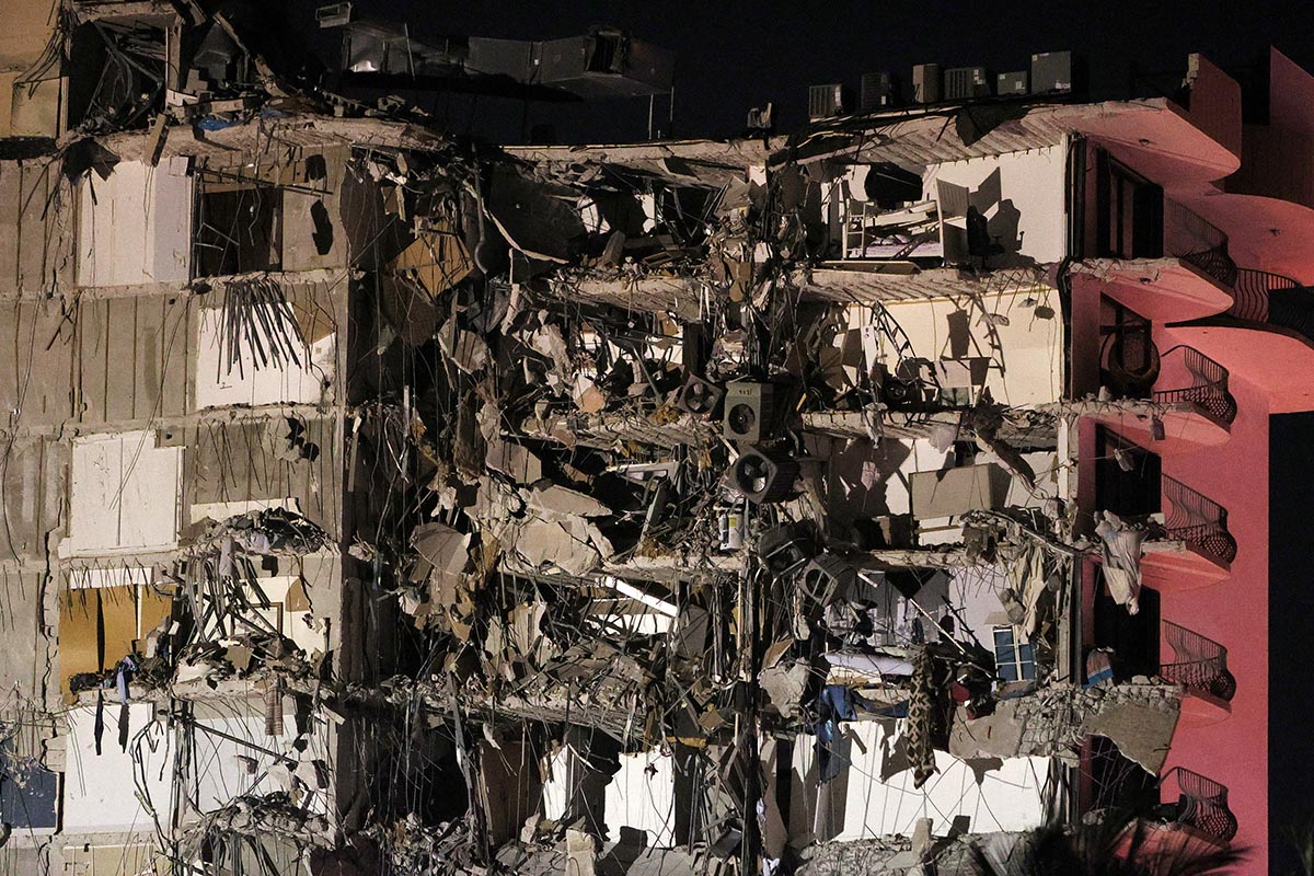 Sigue la búsqueda de sobrevivientes del derrumbe de un edificio en Miami