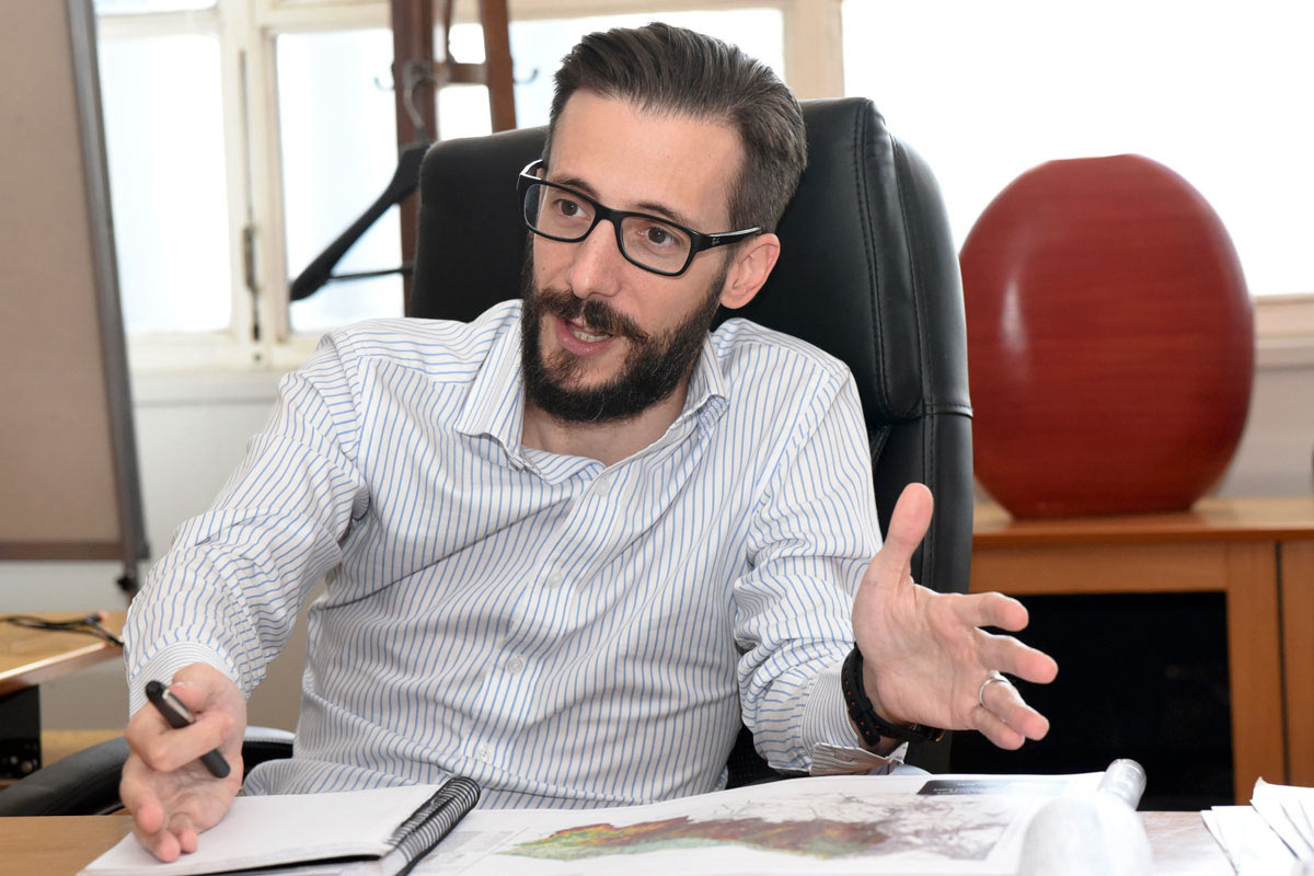 Agustín Simone: «Hoy en cada municipio bonaerense hay más de diez obras en ejecución»