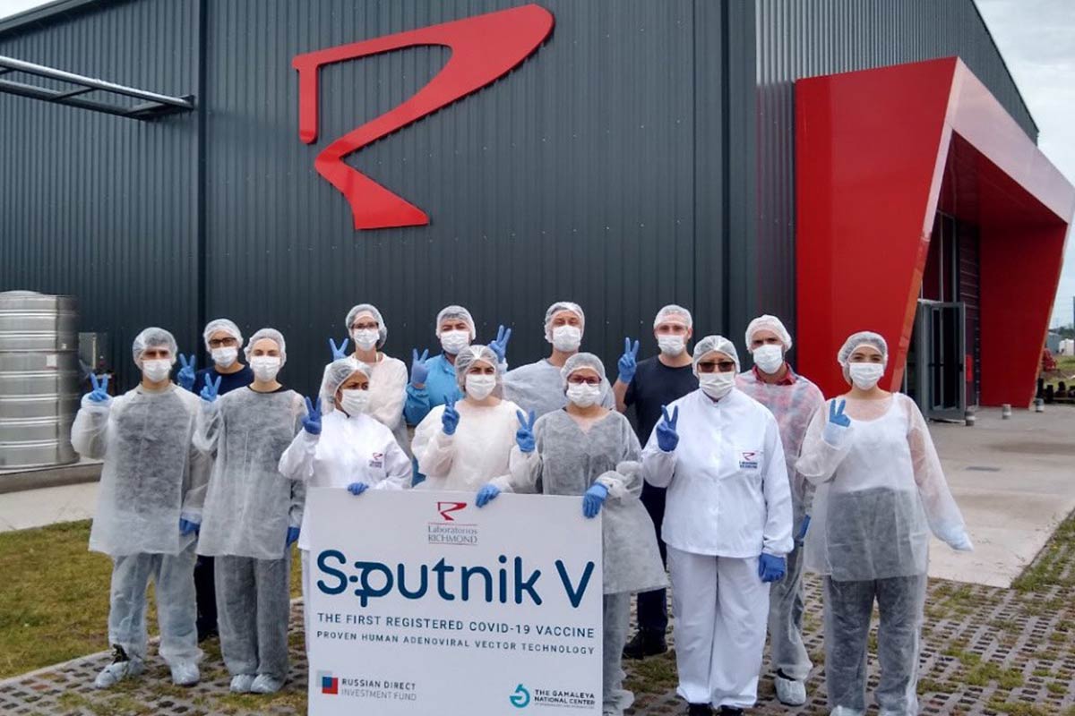 Esta semana distribuyen 150 mil dosis de Sputnik V producidas en el país y se aprobó la fabricación de 3 millones más