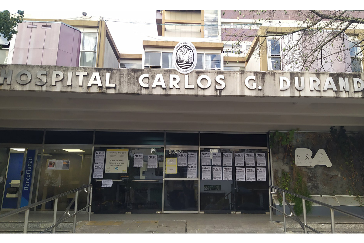 Nueva caída de techos en el Hospital Durand, esta vez en el sector de atención clínica