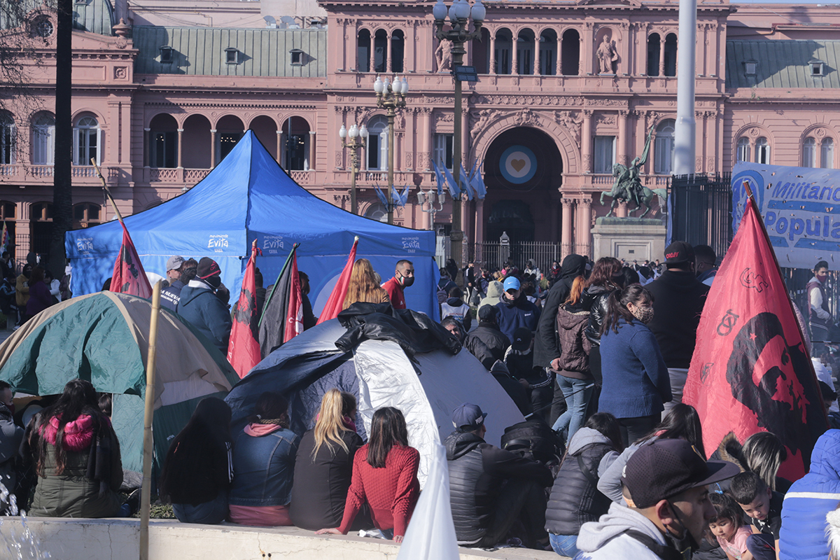Acampe en Plaza de Mayo por los 2000 días de Milagro Sala detenida