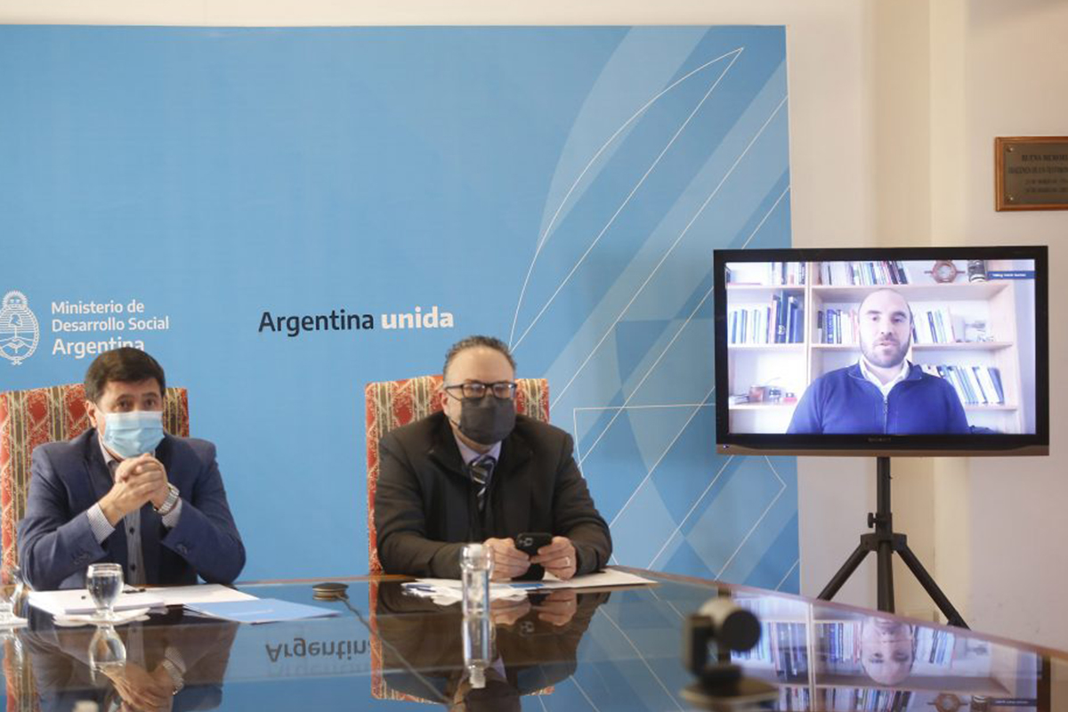 Martín Guzmán: «La economía popular juega un rol central en la reconstrucción de la Argentina»