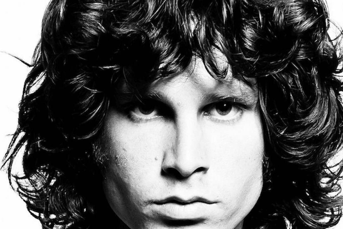 50 años sin Jim Morrison: el cantante que encendió el fuego de una generación y se perdió en su propio laberinto