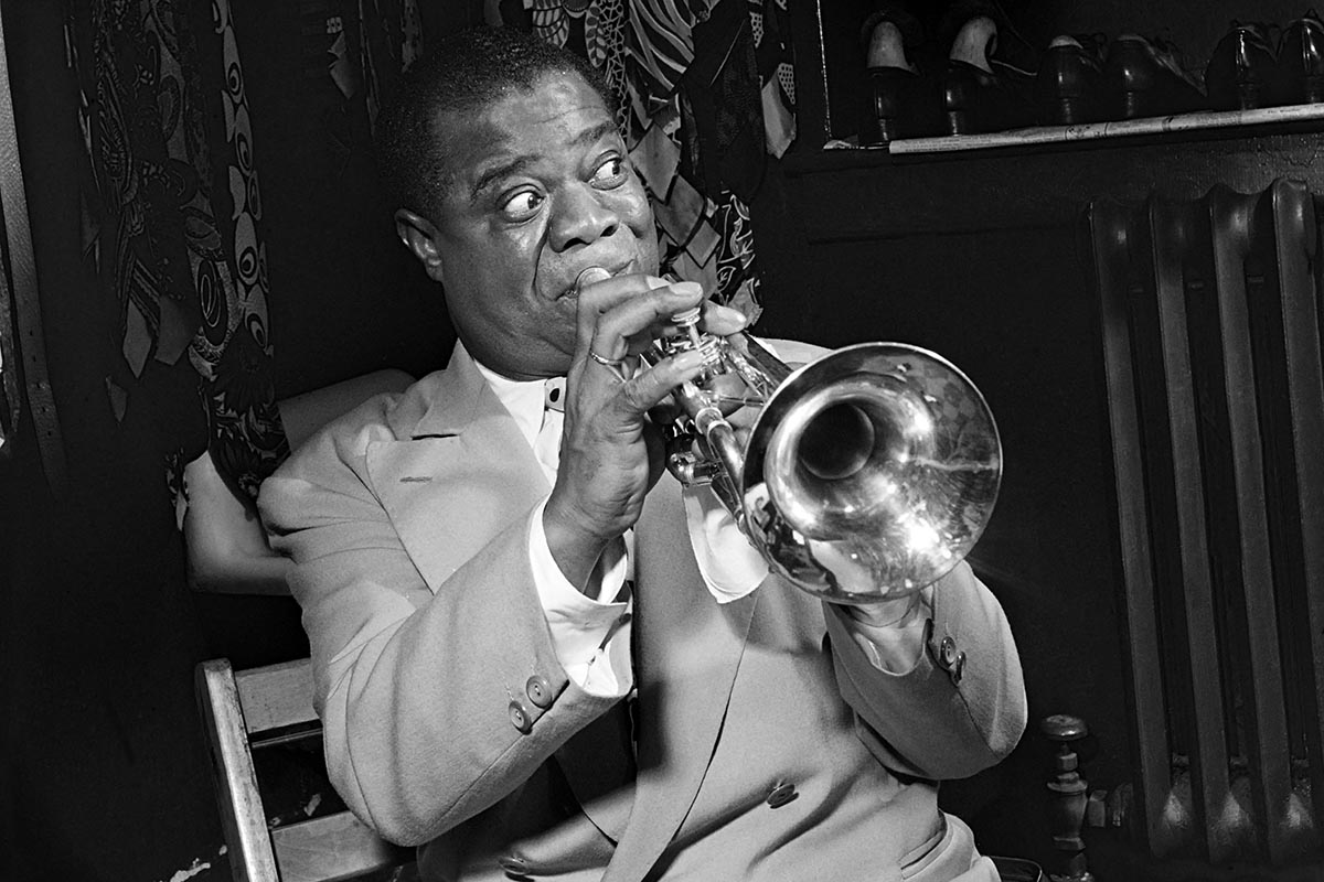 Louis Armstrong: el emblema del jazz internacional & popular